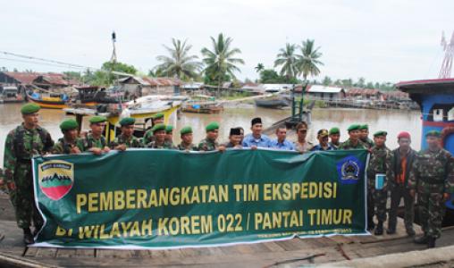 Tim Ekspedisi Pantai Timur Korem 022/PT Dilepas